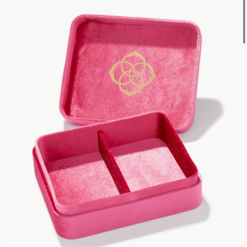 Kendra Scott Mattie Large Box in Hot Pink